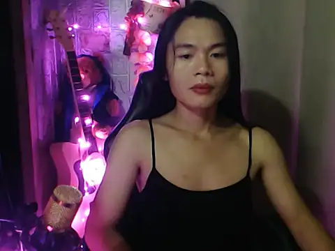 small 13 online show from April 7, 2026, 8:10 pm