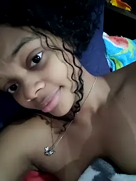 marialuiza2027 online show from April 17, 2026, 11:46 am