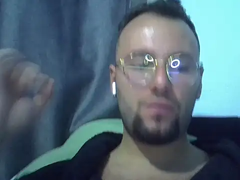 piazaocwb23 online show from April 3, 2026, 3:24 am