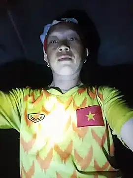 Heli pusy online show from May 18, 2026, 9:52 pm
