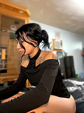 Snapshot of FerrariFrench chatting on October 19, 2025, 10:34 pm FerrariFrench online show from October 19, 2025, 10:34 pm