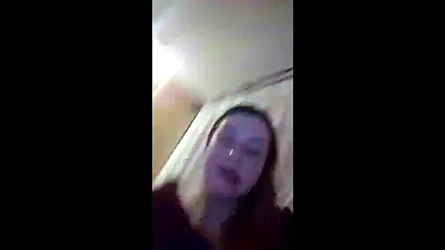 LolaSeduce online show from April 7, 2026, 8:32 pm