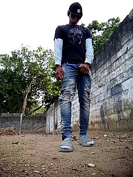 spittingpig1 online show from March 19, 2026, 11:43 am