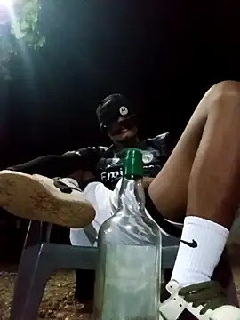 spittingpig1 online show from March 25, 2026, 2:01 am