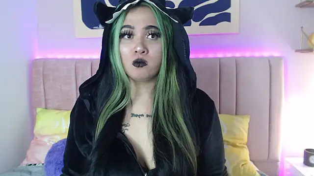 Liliith Zeniith online show from April 15, 2026, 8:42 pm