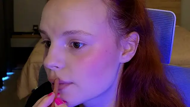 mollybossy online show from April 5, 2026, 12:17 am