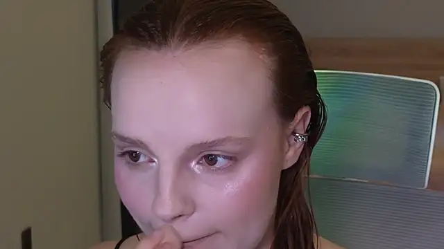 mollybossy online show from April 12, 2026, 12:03 am