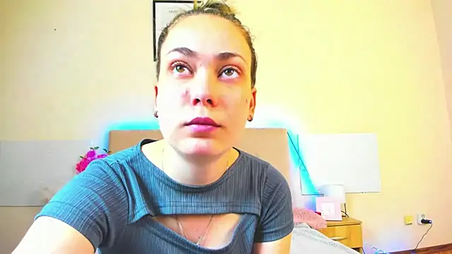 MelanieCuty online show from May 28, 2026, 5:37 am