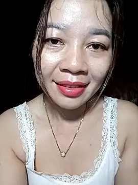 Yiyi102300 online show from April 19, 2026, 7:27 pm