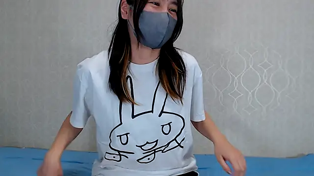 yuzuka ch online show from March 23, 2026, 1:33 pm