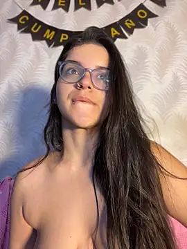 MiaMillers28 online show from April 15, 2026, 9:26 am