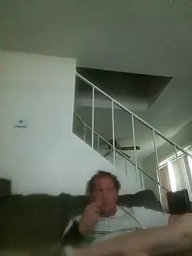 Snapshot of yourMasterisBored chatting on June 21, 2026, 1:22 am yourMasterisBored online show from June 21, 2026, 1:22 am