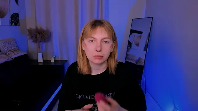 susie miu online show from April 17, 2026, 9:17 pm