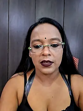 hornyrosy321 online show from May 30, 2026, 5:51 pm