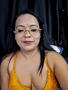 Snapshot of hornyrosy321 chatting on June 27, 2026, 5:41 pm hornyrosy321 online show from June 27, 2026, 5:41 pm