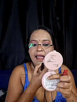 Snapshot of hornyrosy321 chatting on July 4, 2026, 5:28 pm hornyrosy321 online show from July 4, 2026, 5:28 pm