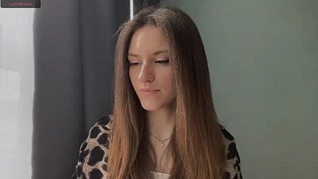 Moonstarisrares online show from April 12, 2026, 8:50 am