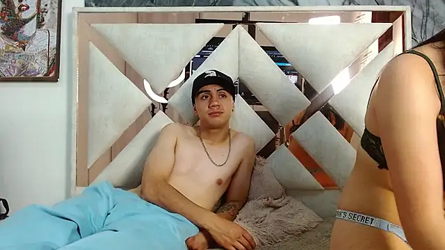 ninayjhonycs online show from April 14, 2026, 8:03 pm