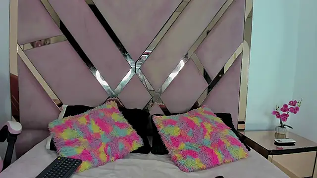 Jade ht online show from April 16, 2026, 12:39 pm