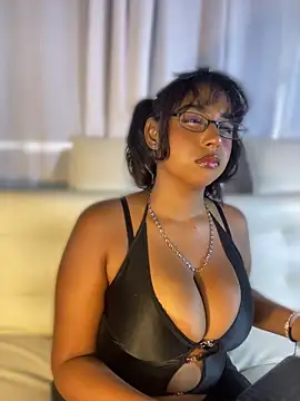 SamaraDesire online show from April 8, 2026, 8:21 pm