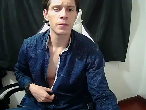 crixus11111 online show from April 13, 2026, 4:27 am