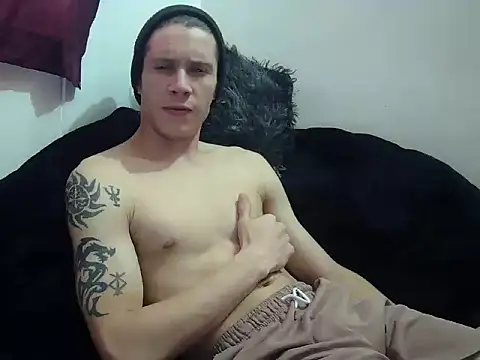 crixus11111 online show from April 15, 2026, 5:28 pm