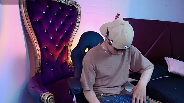 Andreew Style online show from March 28, 2026, 8:32 pm