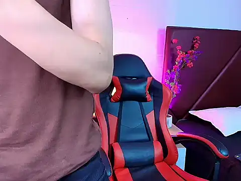 Andreew Style online show from April 10, 2026, 9:33 pm