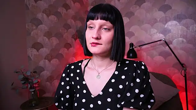 Velvet Lily online show from April 7, 2026, 9:05 pm