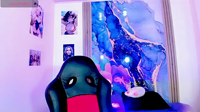 blonde queen- online show from April 11, 2026, 8:23 pm