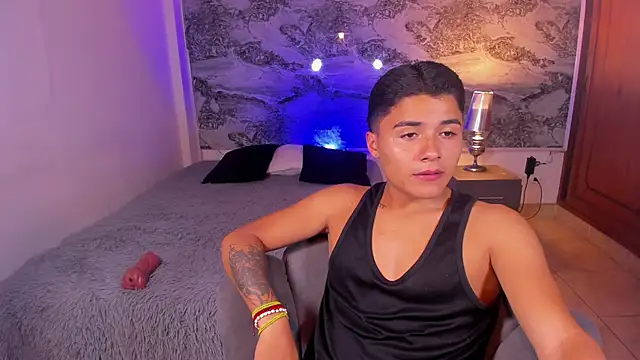 Liam Dustin online show from April 10, 2026, 3:57 am