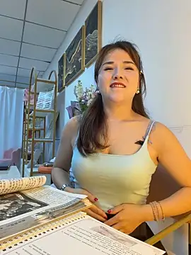 Xiaoxiao-y online show from April 6, 2026, 10:27 am