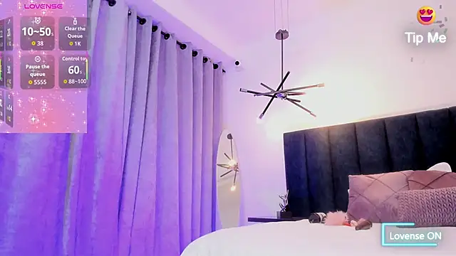 kirasweet7 online show from April 11, 2026, 3:36 am