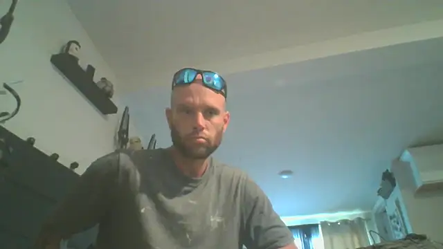 CaptCraker online show from April 3, 2026, 9:32 pm