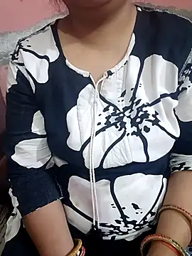 Gujju bhabhi69 online show from April 15, 2026, 9:15 pm