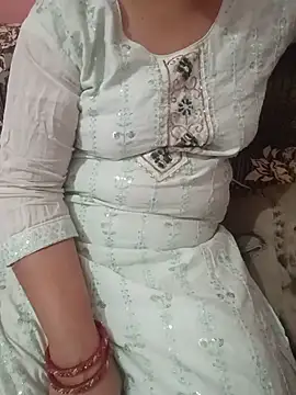 Gujju bhabhi69 online show from May 26, 2026, 8:45 am