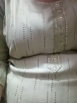 Gujju bhabhi69 online show from May 17, 2026, 4:01 am