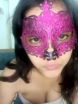 Hottymahi7 online show from April 13, 2026, 11:20 pm