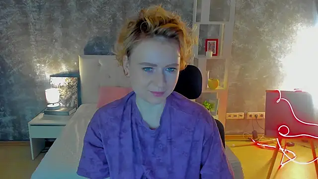 Shiny Liss online show from May 14, 2026, 1:35 am