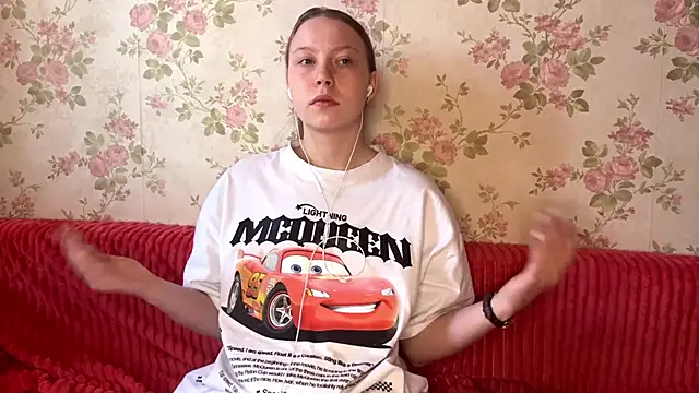 EleneShedden online show from March 21, 2026, 9:25 am