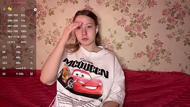 EleneShedden online show from April 3, 2026, 5:58 am