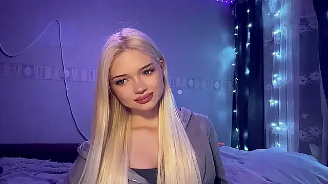 StacyChocopay online show from April 3, 2026, 9:32 pm