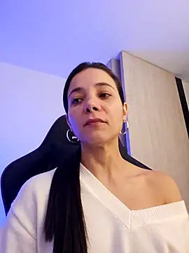 miaeyex online show from April 15, 2026, 11:49 am