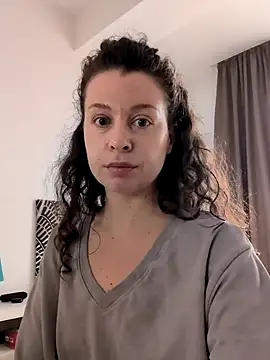 IreneBlue  online show from April 4, 2026, 7:04 am