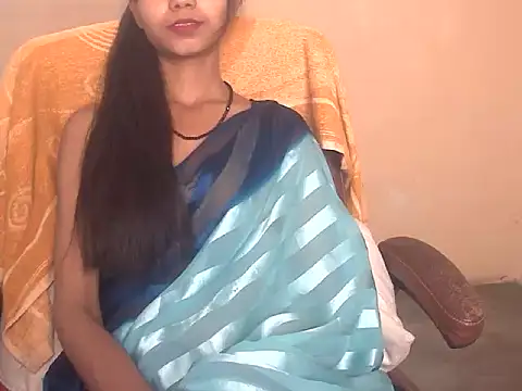 QueenOfDesire01 online show from April 6, 2026, 5:36 pm