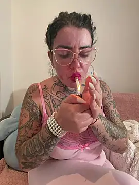 jenypr1ncess online show from April 16, 2026, 11:55 am