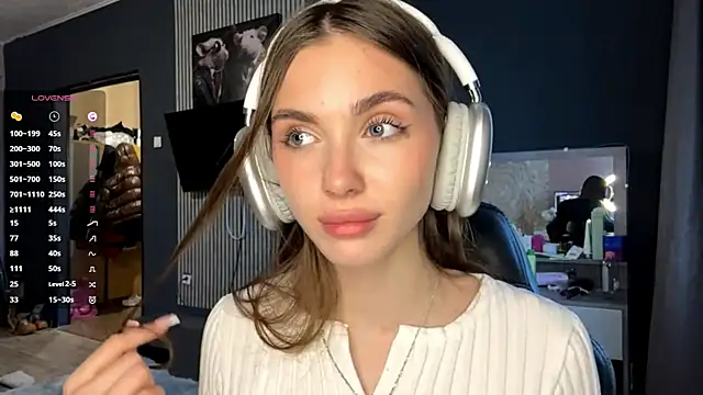 Veluxe online show from March 28, 2026, 3:13 pm