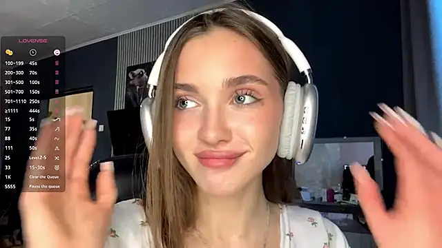 Veluxe online show from March 23, 2026, 3:01 pm