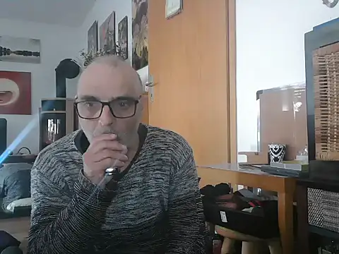 Thomate24 online show from March 28, 2026, 8:15 am