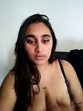 Mia skyy18 online show from March 27, 2026, 10:54 pm